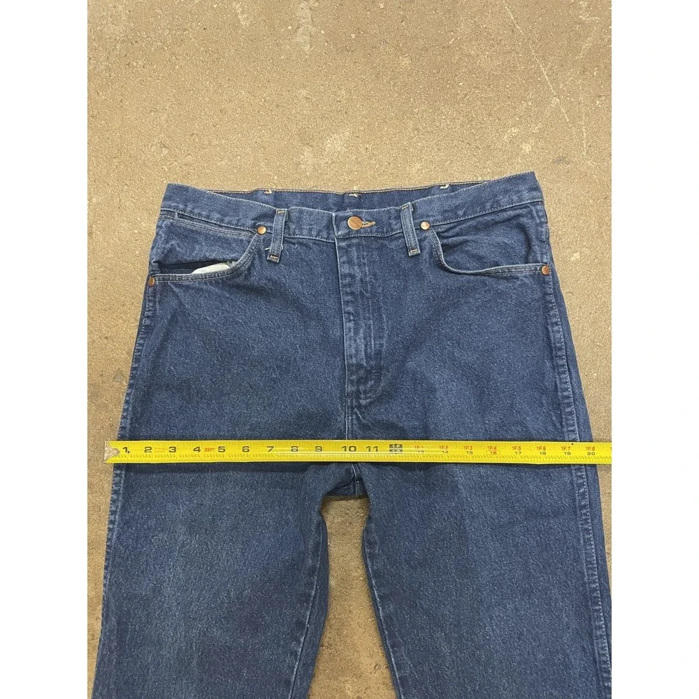Wrangler‎ 938PWD Jeans Mens 34x30 Medium Wash Blue Denim Straight Leg Zip Fly